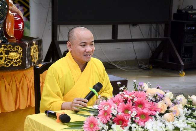 Gia đình Phật tử Hoằng Pháp thọ bát quan trai giới