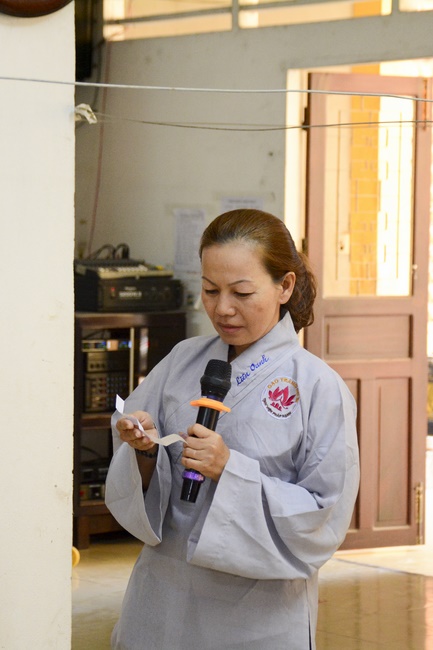 Gia đình Phật tử Hoằng Pháp thọ bát quan trai giới