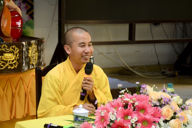 Gia đình Phật tử Hoằng Pháp thọ bát quan trai giới