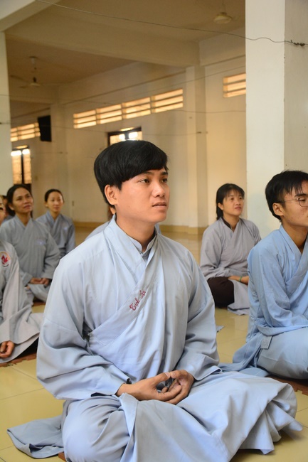 Gia đình Phật tử Hoằng Pháp thọ bát quan trai giới