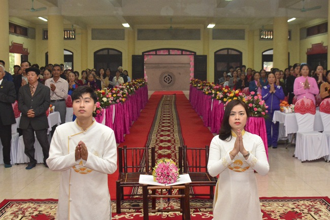 Wedding Ceremony at Tay Khanh Pagoda, Thai Binh