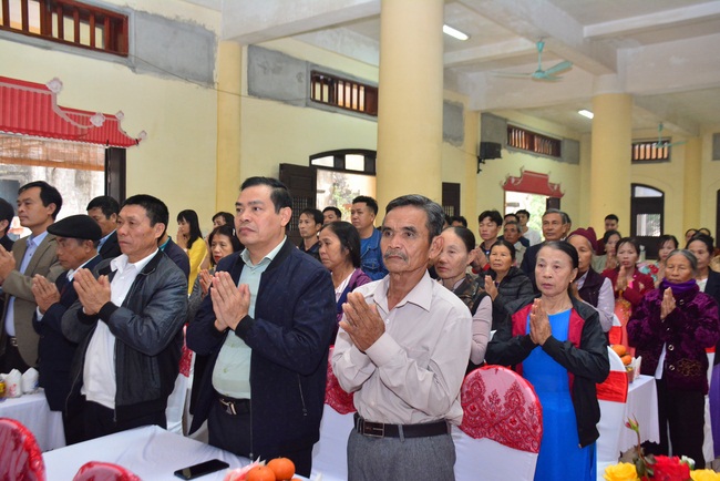 Wedding Ceremony at Tay Khanh Pagoda, Thai Binh