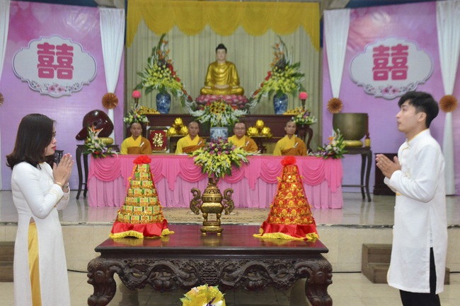 Wedding Ceremony at Tay Khanh Pagoda, Thai Binh