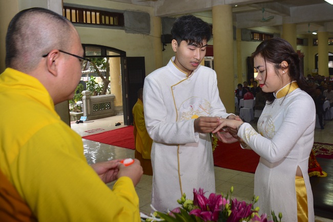 Wedding Ceremony at Tay Khanh Pagoda, Thai Binh