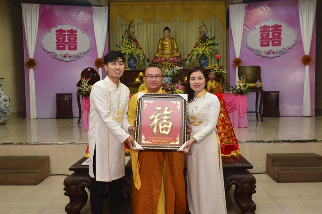 Wedding Ceremony at Tay Khanh Pagoda, Thai Binh