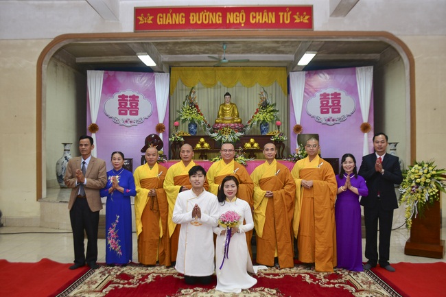Wedding Ceremony at Tay Khanh Pagoda, Thai Binh