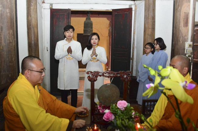 Wedding Ceremony at Tay Khanh Pagoda, Thai Binh
