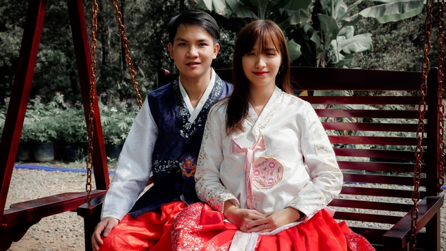 Chùm ảnh mồng năm Tết tại chùa Tây Pháp