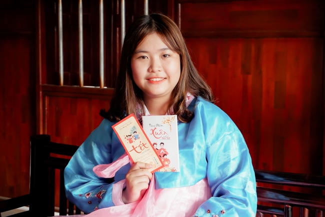 Chùm ảnh mồng năm Tết tại chùa Tây Pháp