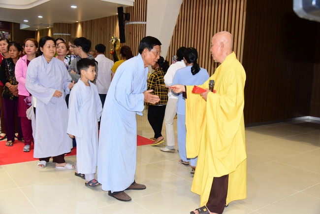 Offering ten pagodas in the year of the Rat