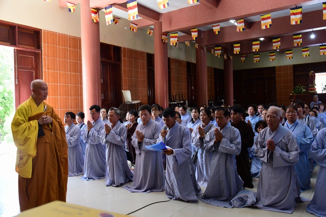 Offering ten pagodas in the year of the Rat