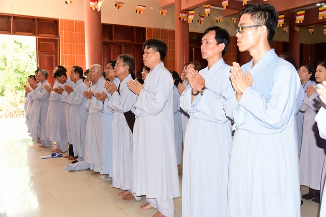 Offering ten pagodas in the year of the Rat