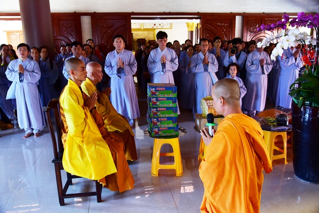 Offering ten pagodas in the year of the Rat