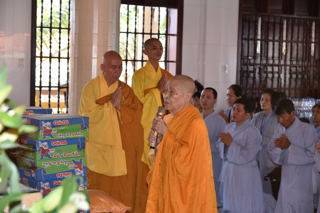 Offering ten pagodas in the year of the Rat