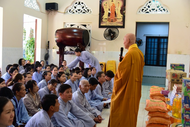 Offering ten pagodas in the year of the Rat