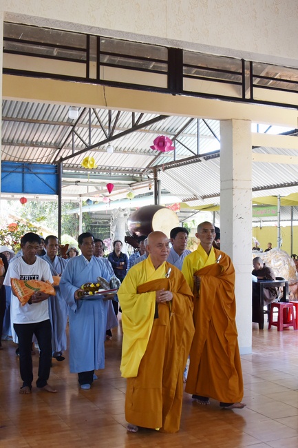 Offering ten pagodas in the year of the Rat