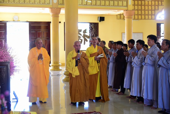 Offering ten pagodas in the year of the Rat