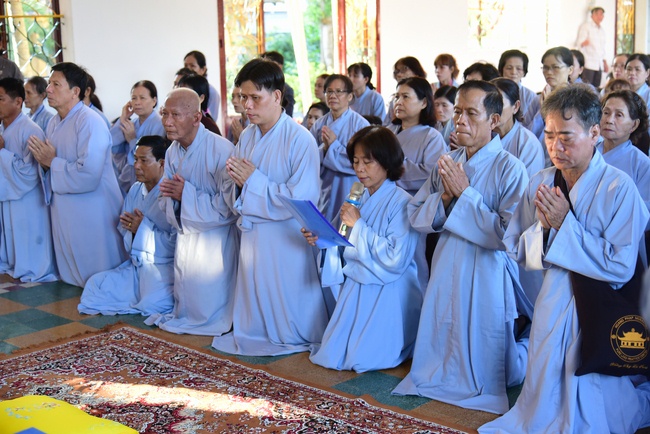 Offering ten pagodas in the year of the Rat