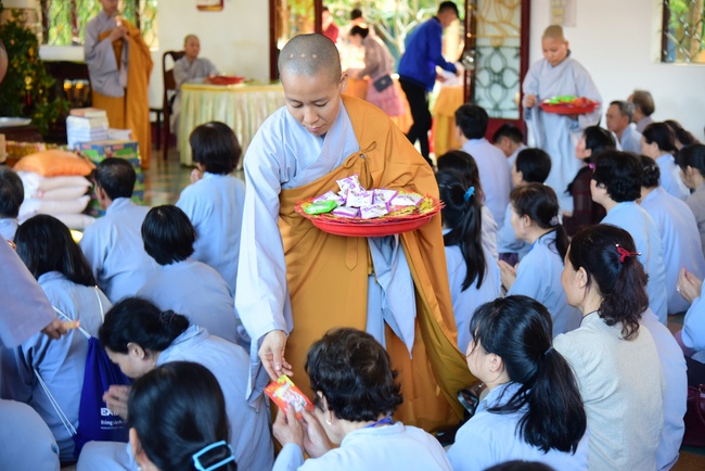 Offering ten pagodas in the year of the Rat