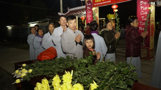 The enlightenment attaining ceremony of the Shakyamuni Buddha at Dong Da Pagoda – Thanh Hoa Province