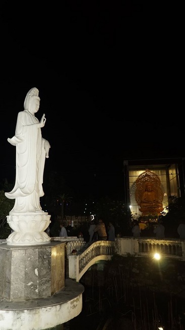 The enlightenment attaining ceremony of the Shakyamuni Buddha at Dong Da Pagoda – Thanh Hoa Province