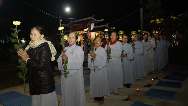 The enlightenment attaining ceremony of the Shakyamuni Buddha at Dong Da Pagoda – Thanh Hoa Province