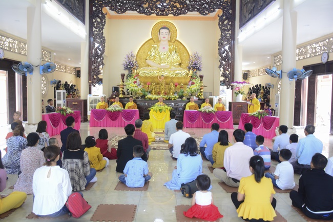 The Wedding Ceremony at the pagoda