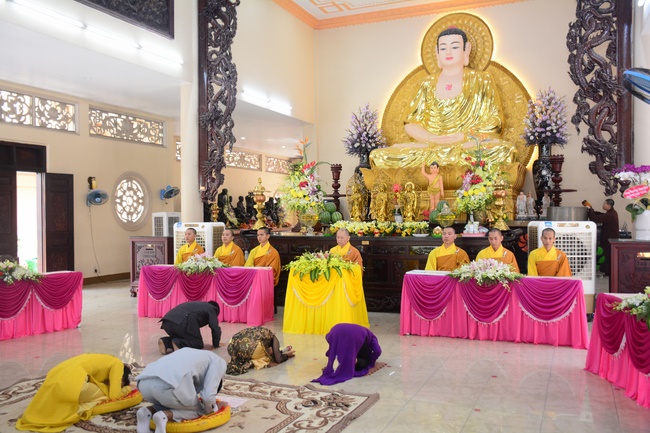 The Wedding Ceremony at the pagoda
