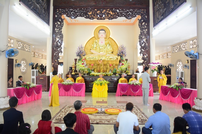 The Wedding Ceremony at the pagoda
