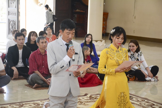 The Wedding Ceremony at the pagoda