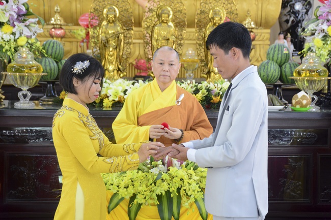 The Wedding Ceremony at the pagoda
