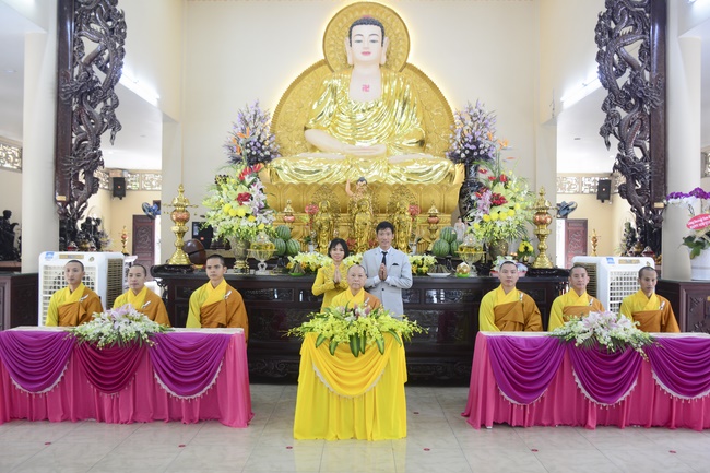 The Wedding Ceremony at the pagoda