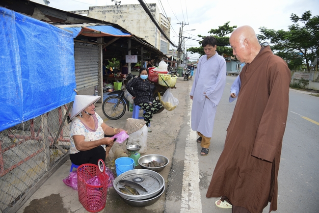 Phóng sanh và động thổ Hóc Môn