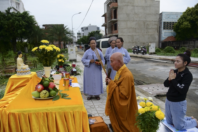 Phóng sanh và động thổ Hóc Môn