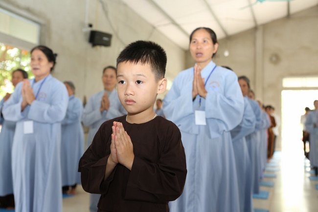 One-day Retreat at Dong Cao Pagoda.