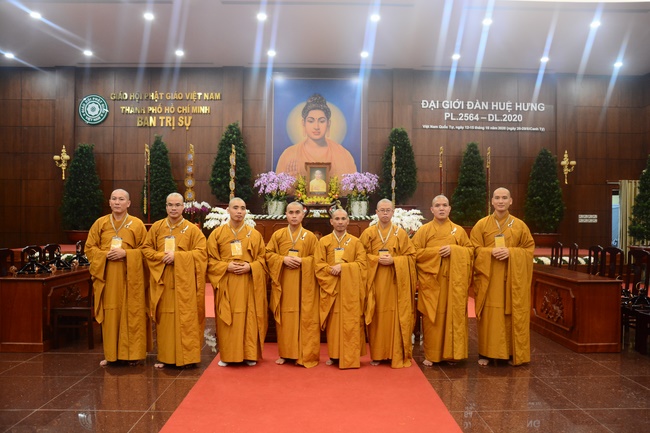 Receiving precepts from Hue Hung precept altar of the Hoang Phap Pagoda’s monks