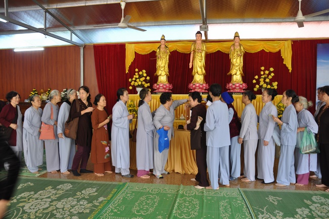 One–Day Retreat at Tieu Dao Pagoda