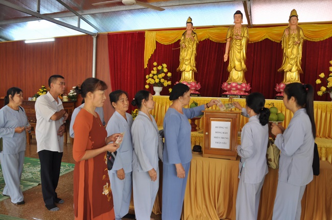 One–Day Retreat at Tieu Dao Pagoda