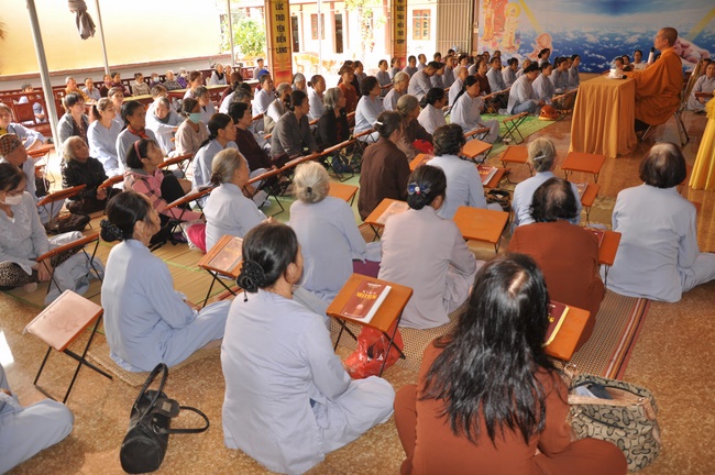 One–Day Retreat at Tieu Dao Pagoda