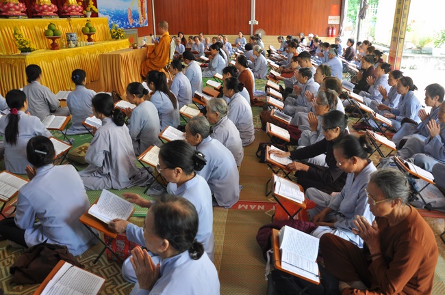 One–Day Retreat at Tieu Dao Pagoda