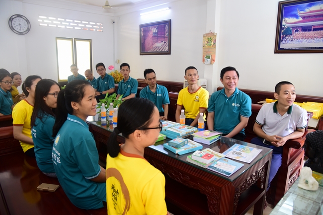 “Cộng Đồng Sống Tử Tế” Team visited Hoang Phap Pagoda