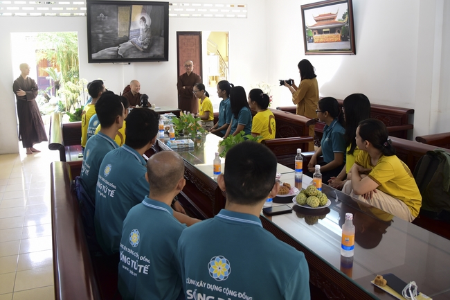 “Cộng Đồng Sống Tử Tế” Team visited Hoang Phap Pagoda