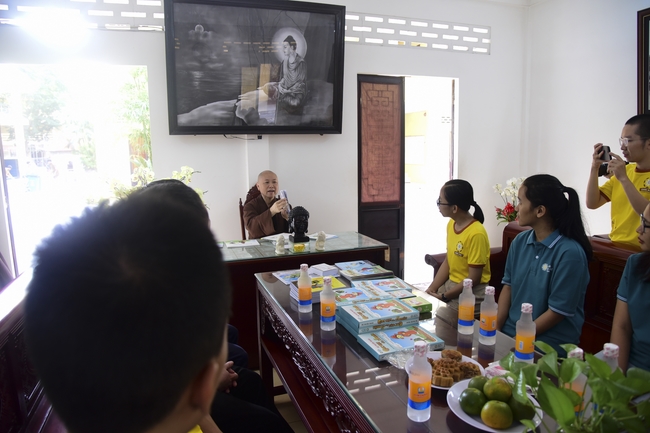 “Cộng Đồng Sống Tử Tế” Team visited Hoang Phap Pagoda