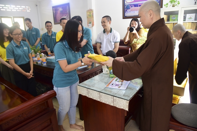 “Cộng Đồng Sống Tử Tế” Team visited Hoang Phap Pagoda