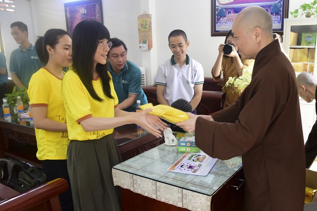 “Cộng Đồng Sống Tử Tế” Team visited Hoang Phap Pagoda