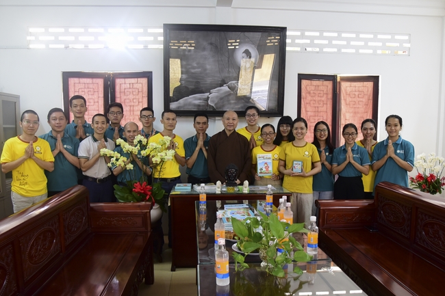 “Cộng Đồng Sống Tử Tế” Team visited Hoang Phap Pagoda