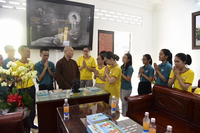 “Cộng Đồng Sống Tử Tế” Team visited Hoang Phap Pagoda