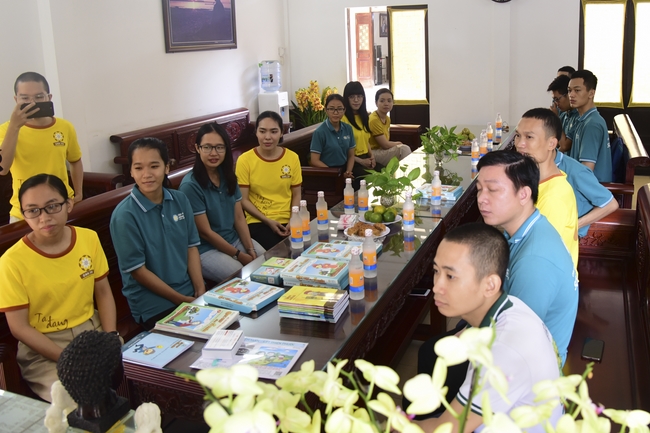 “Cộng Đồng Sống Tử Tế” Team visited Hoang Phap Pagoda