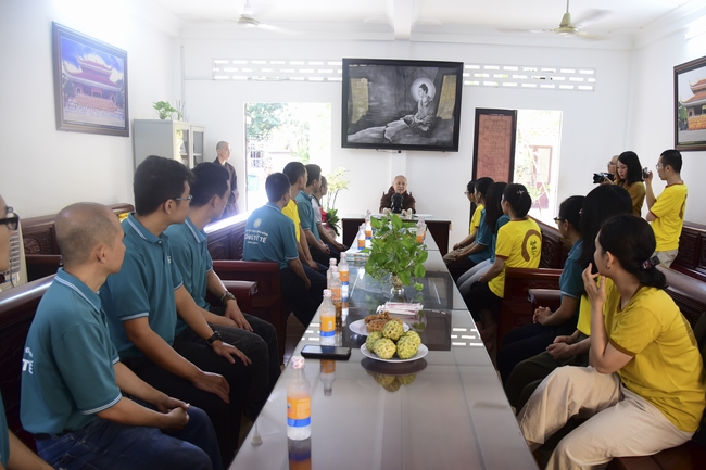 “Cộng Đồng Sống Tử Tế” Team visited Hoang Phap Pagoda