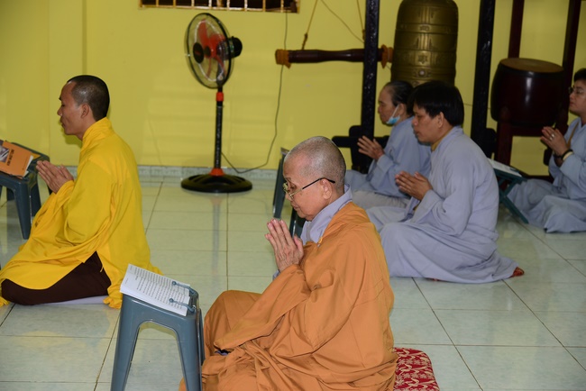 Releasing creatures and the repentant rite at Linh Phuoc retreat, Cu Chi
